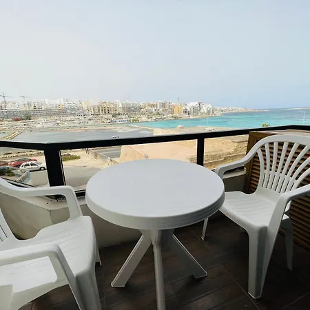 R2 Salina Seaview Retreat * Naxxar