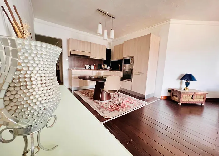 R2 Salina Seaview Retreat