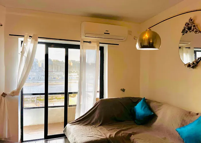 R2 Salina Seaview Retreat