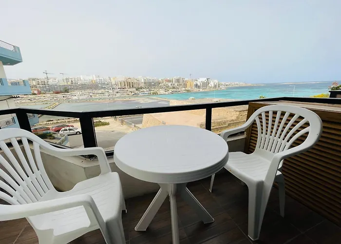 R2 Salina Seaview Retreat * Naxxar